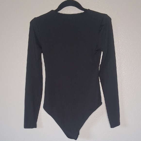 Zara Women's Solid Round Neck Long Sleeve Stretchy Bodysuit Black Size Medium - Picture 2 of 15